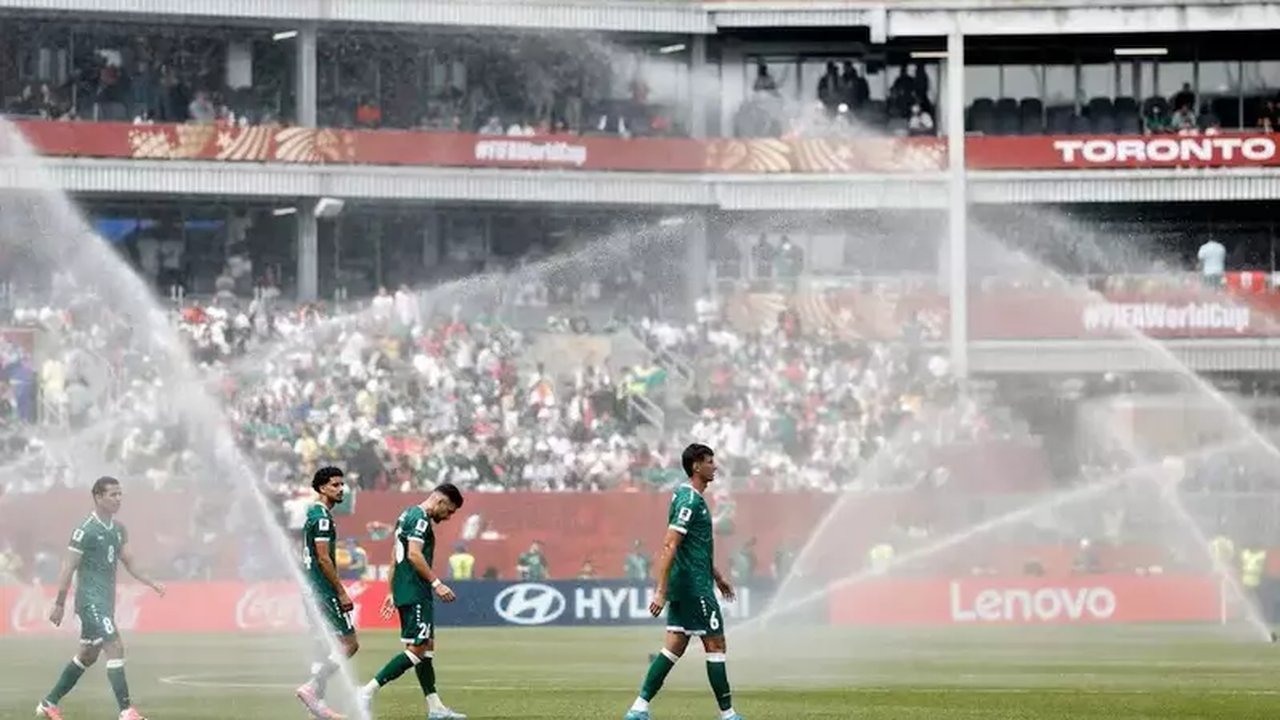 Panas Ekstrem Mengancam Suporter dan Pemain Piala Dunia, FIFA Terapkan Jeda Minum